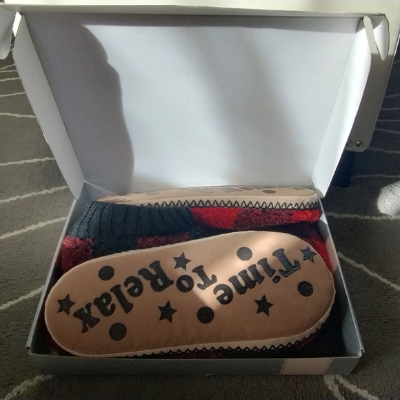 NWT in Box Slipper Socks Buffalo Check Pattern - Picture 13 of 16